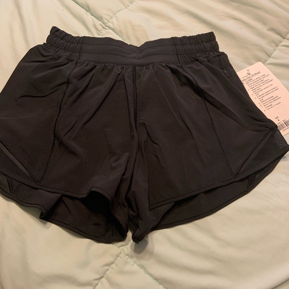 Lululemon hotty hot short - Picture 2 of 2